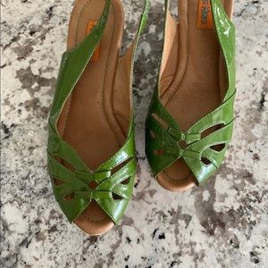 Women’s miz mooz green shoes. Size 7.5 great shape!